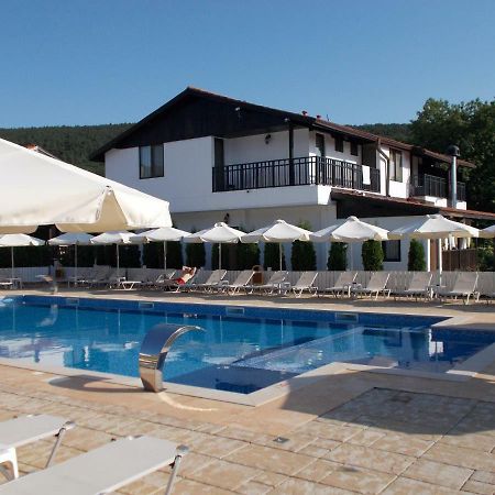 Guest House Bukor Shtepi Mandrica Buitenkant foto