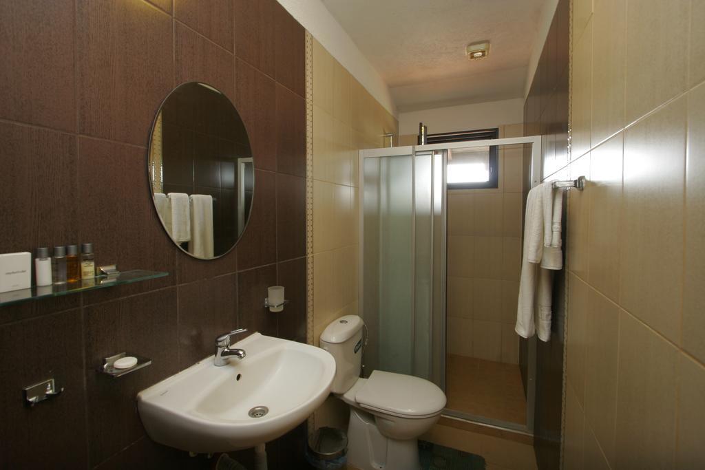 Guest House Bukor Shtepi Mandrica Buitenkant foto