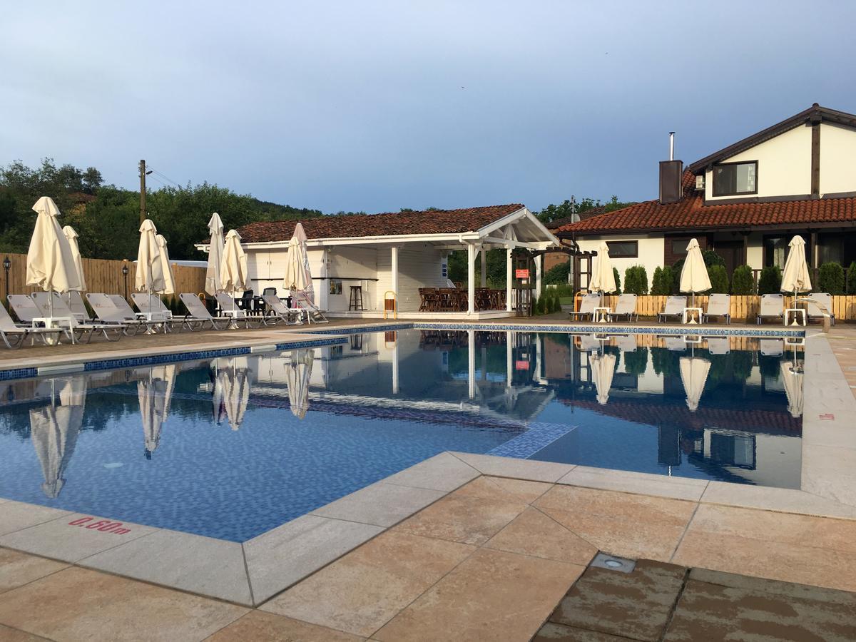 Guest House Bukor Shtepi Mandrica Buitenkant foto