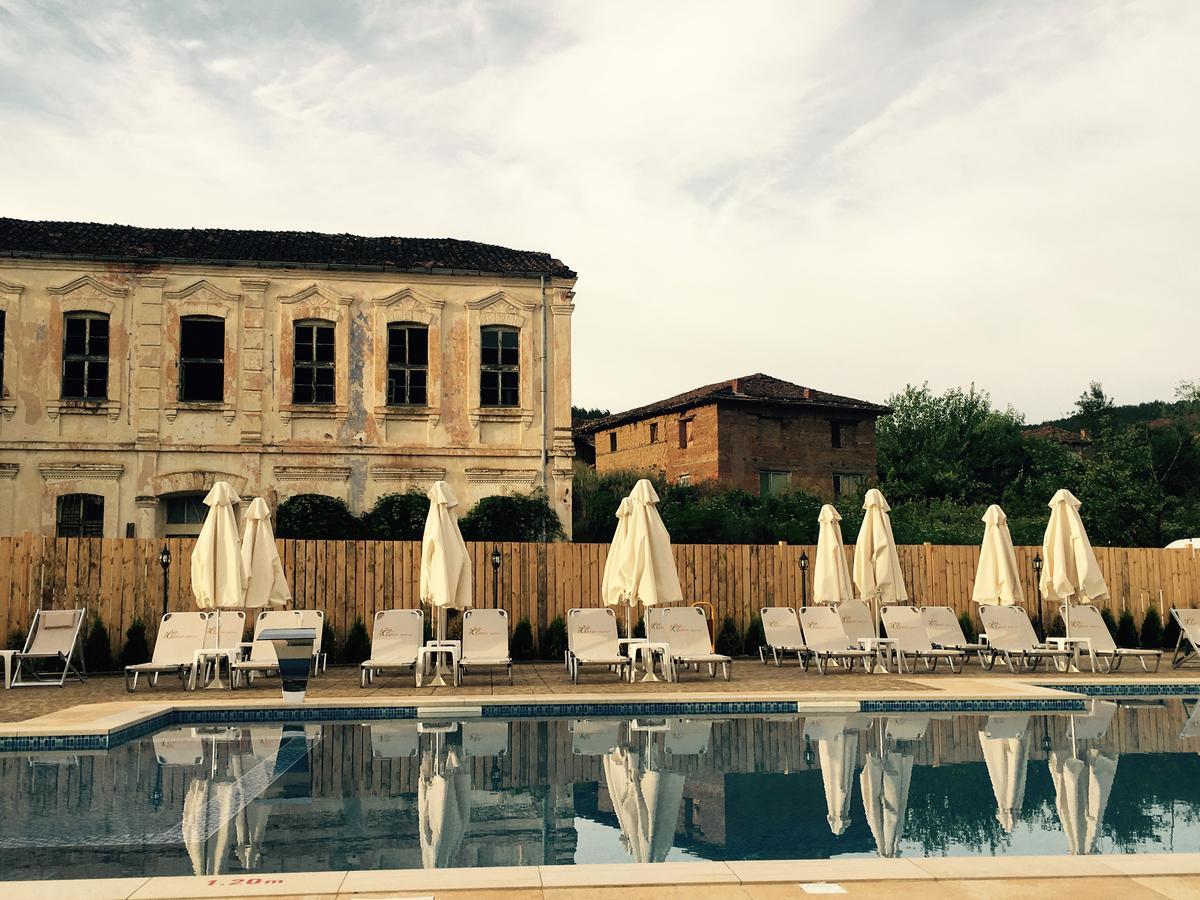 Guest House Bukor Shtepi Mandrica Buitenkant foto