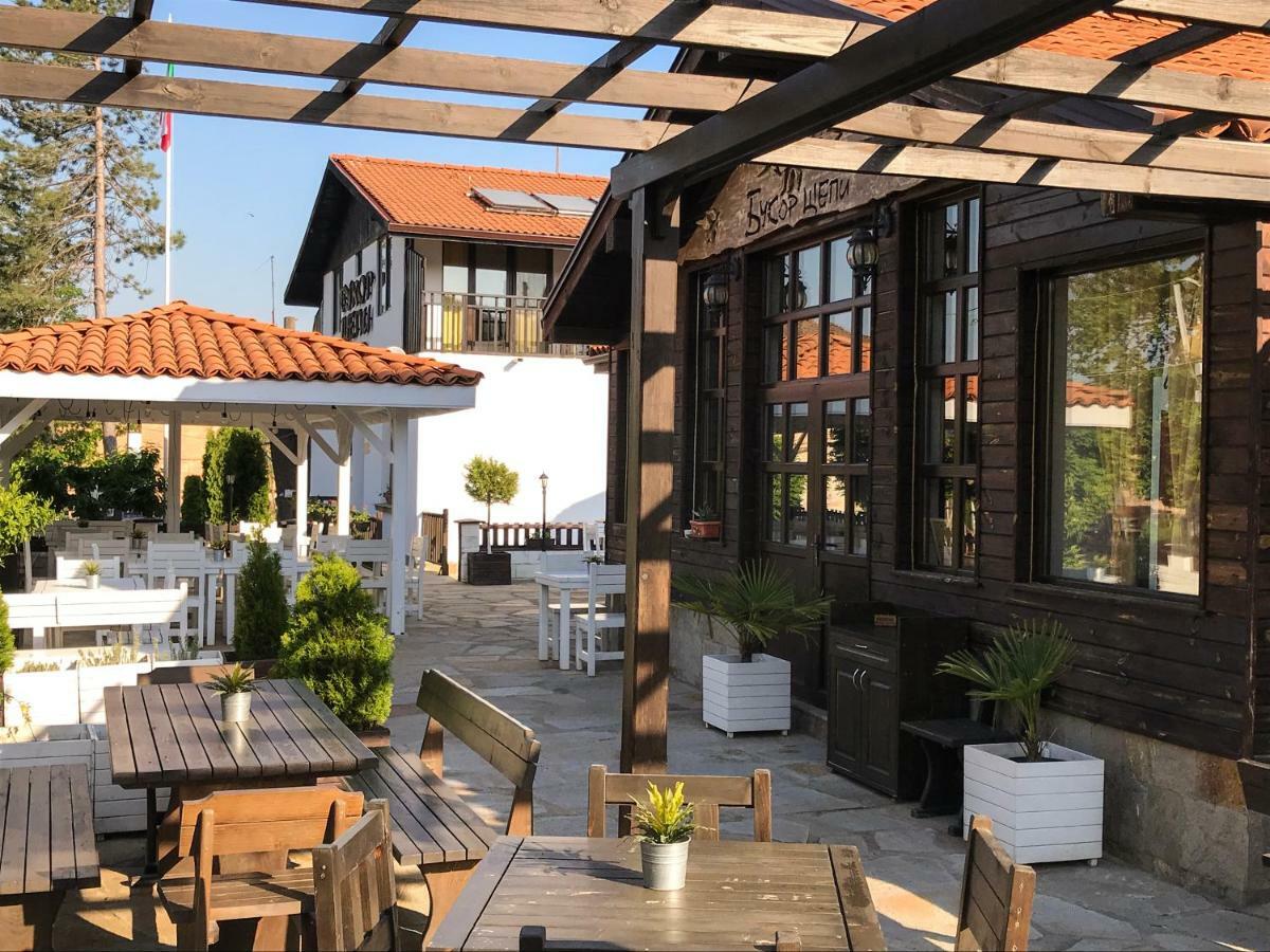 Guest House Bukor Shtepi Mandrica Buitenkant foto