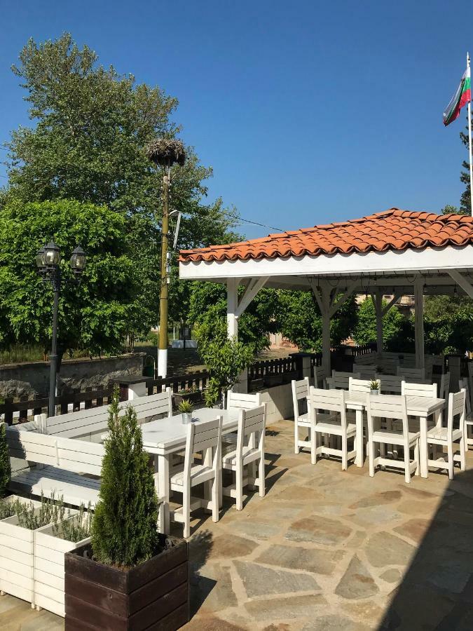 Guest House Bukor Shtepi Mandrica Buitenkant foto