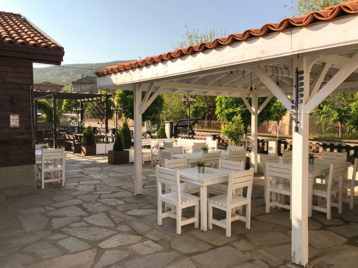 Guest House Bukor Shtepi Mandrica Buitenkant foto
