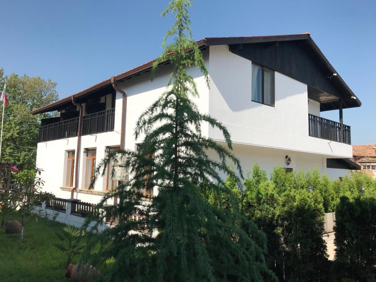 Guest House Bukor Shtepi Mandrica Buitenkant foto