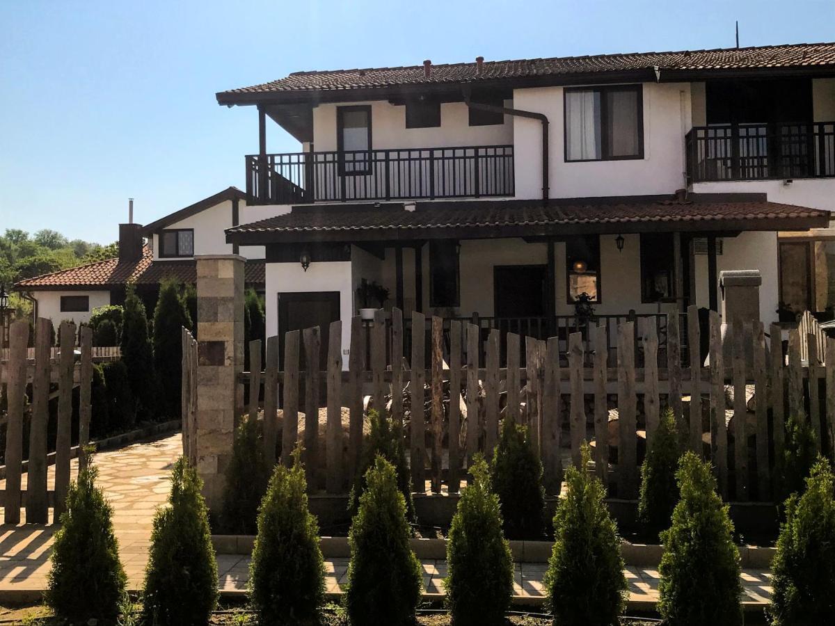Guest House Bukor Shtepi Mandrica Buitenkant foto