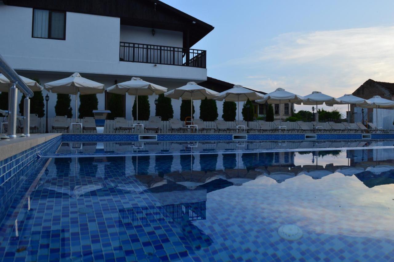 Guest House Bukor Shtepi Mandrica Buitenkant foto