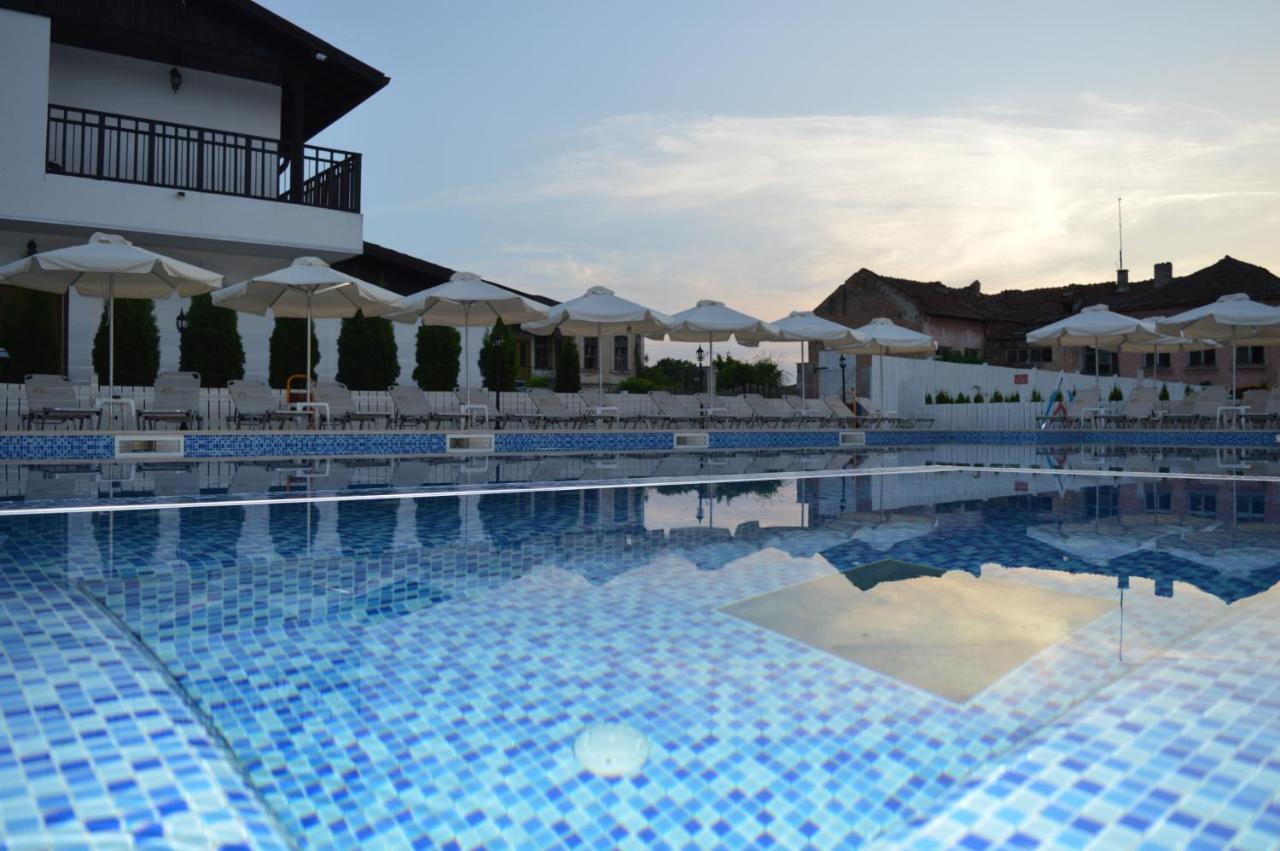 Guest House Bukor Shtepi Mandrica Buitenkant foto
